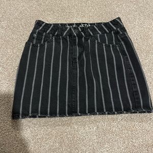 vanilla star size 0 mini black striped jean skirt